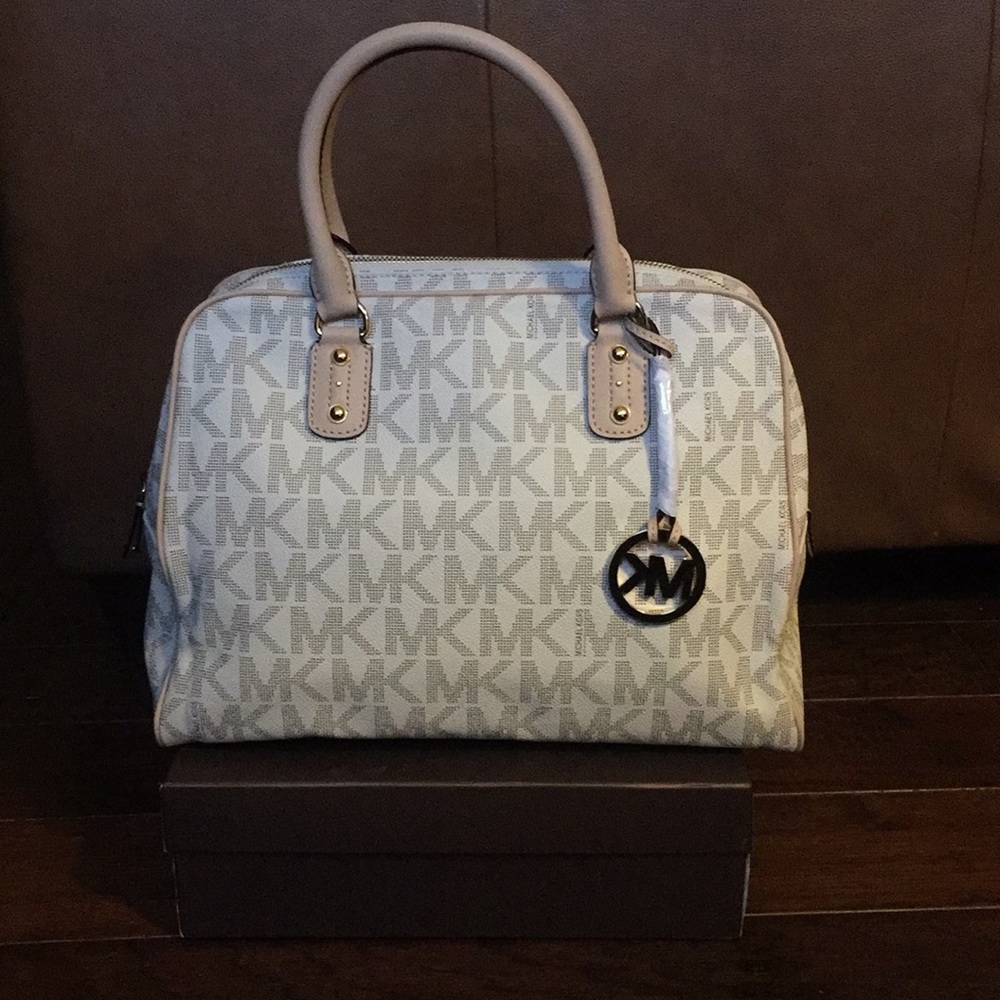 100% Authentic Michael Kors handbag;